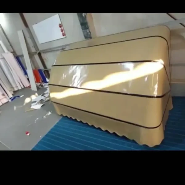 سایبان کالسکه ای کرم